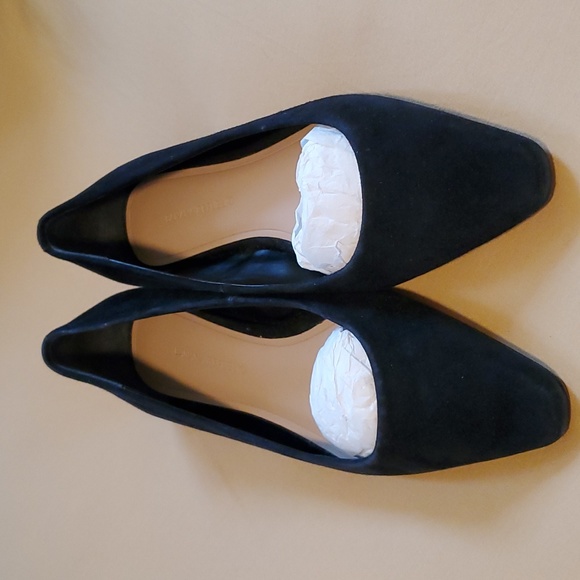 Banana Republic Suede Flats, Size 6 - Picture 3 of 14